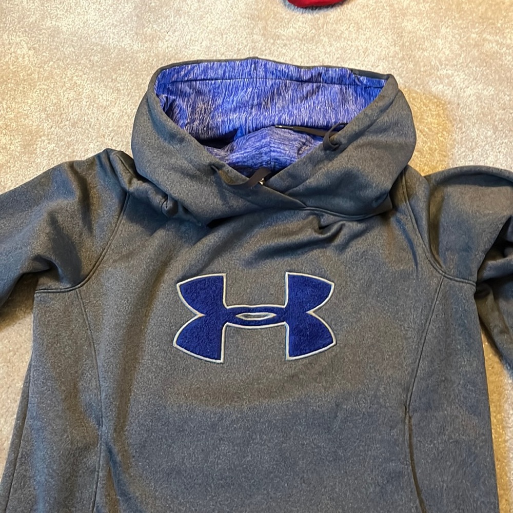 Under Armor like new hoodie